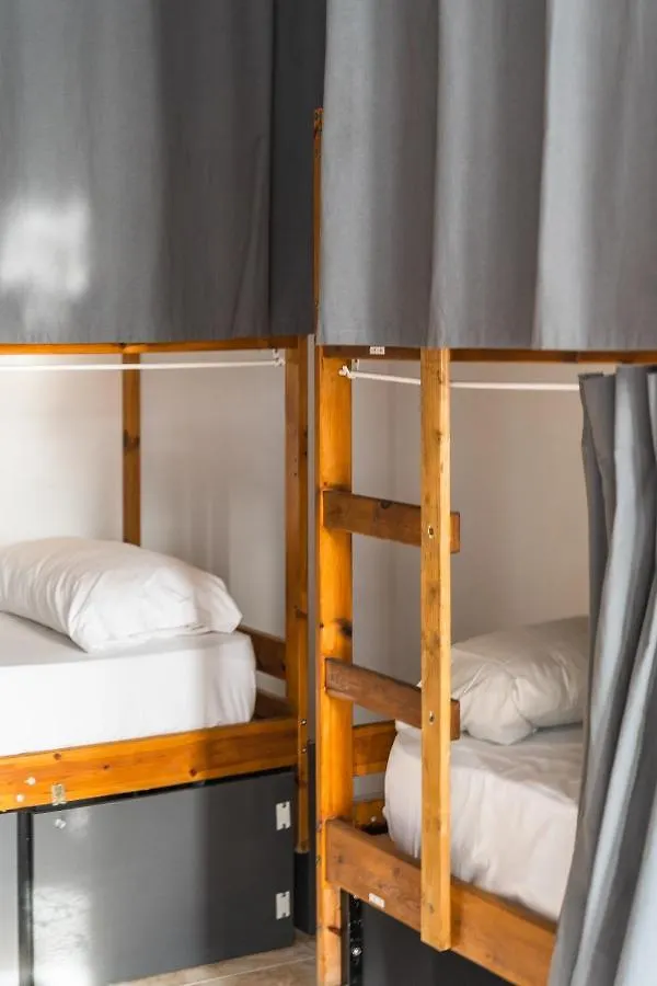 Albergue Ocean Nomads Coworking Arona  Hostal