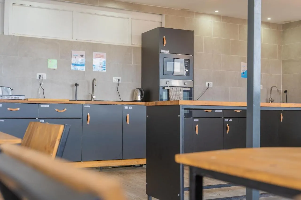 بيت شباب Ocean Nomads Coworking أرونا