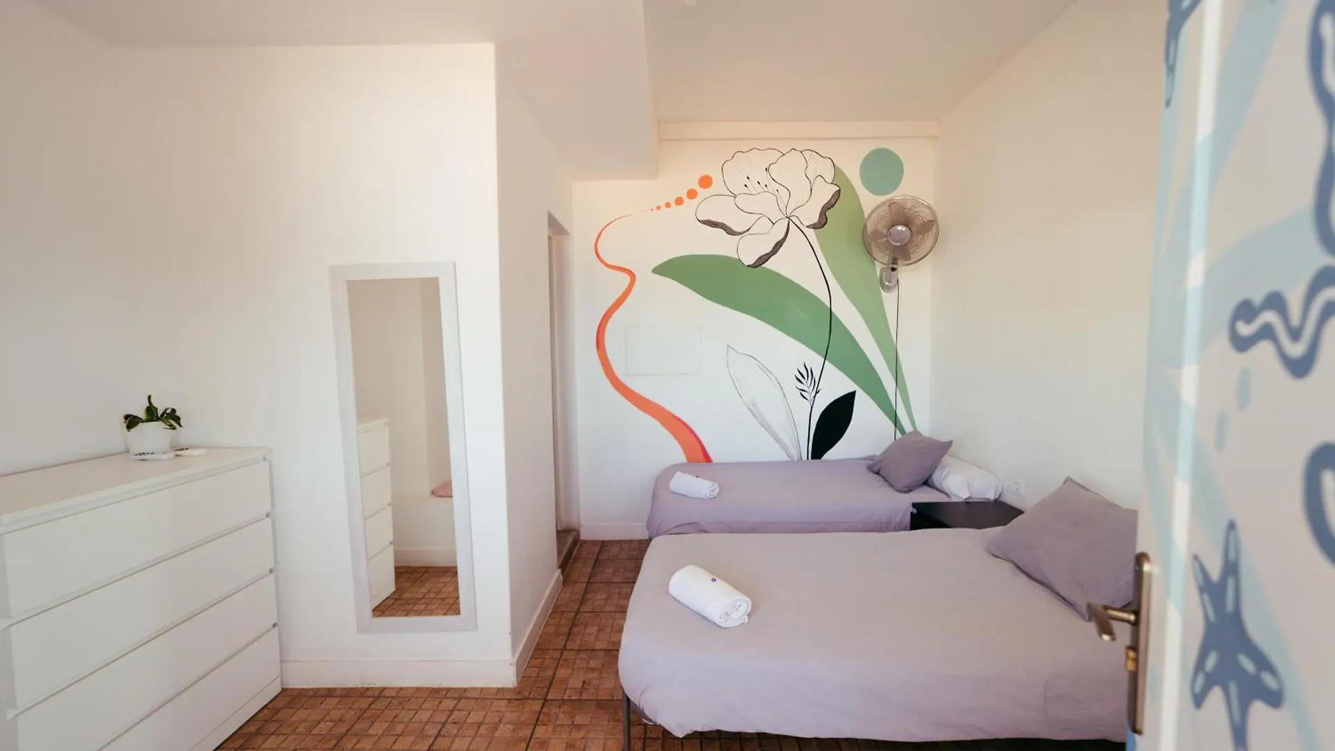 Ocean Nomads Coworking Hostel Arona   Arona (Tenerife)